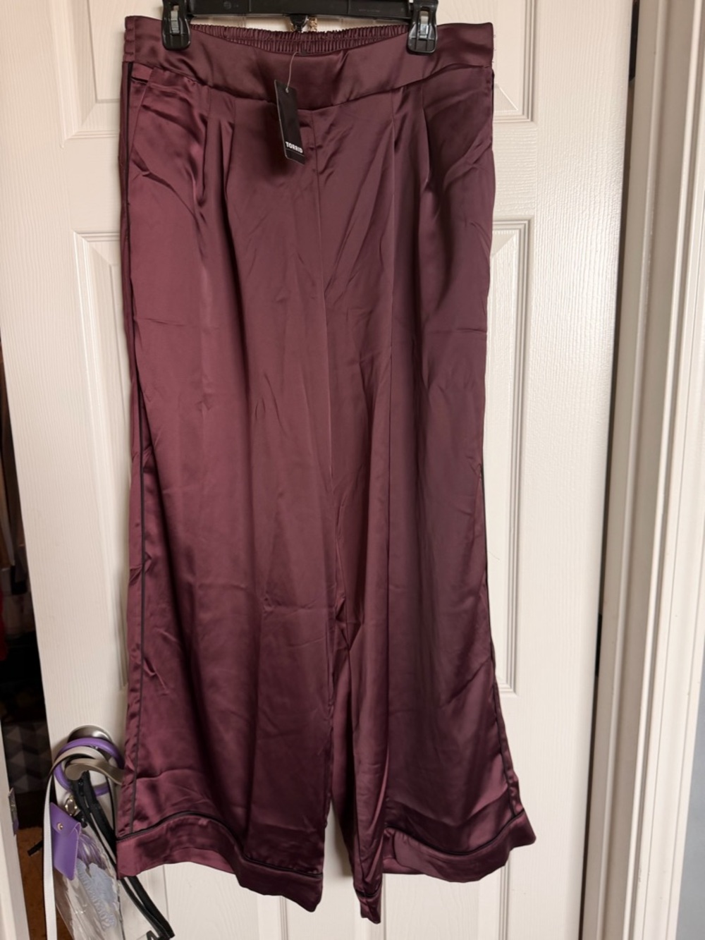Torrid - Satin Wide Leg Pants | Flowy Chic

Size 00
